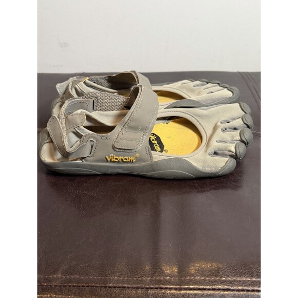 Vibram FiveFingers KSO Shoes Men’s Size 41 EU Gray Yellow Barefoot Minimalist - Picture 2 of 5